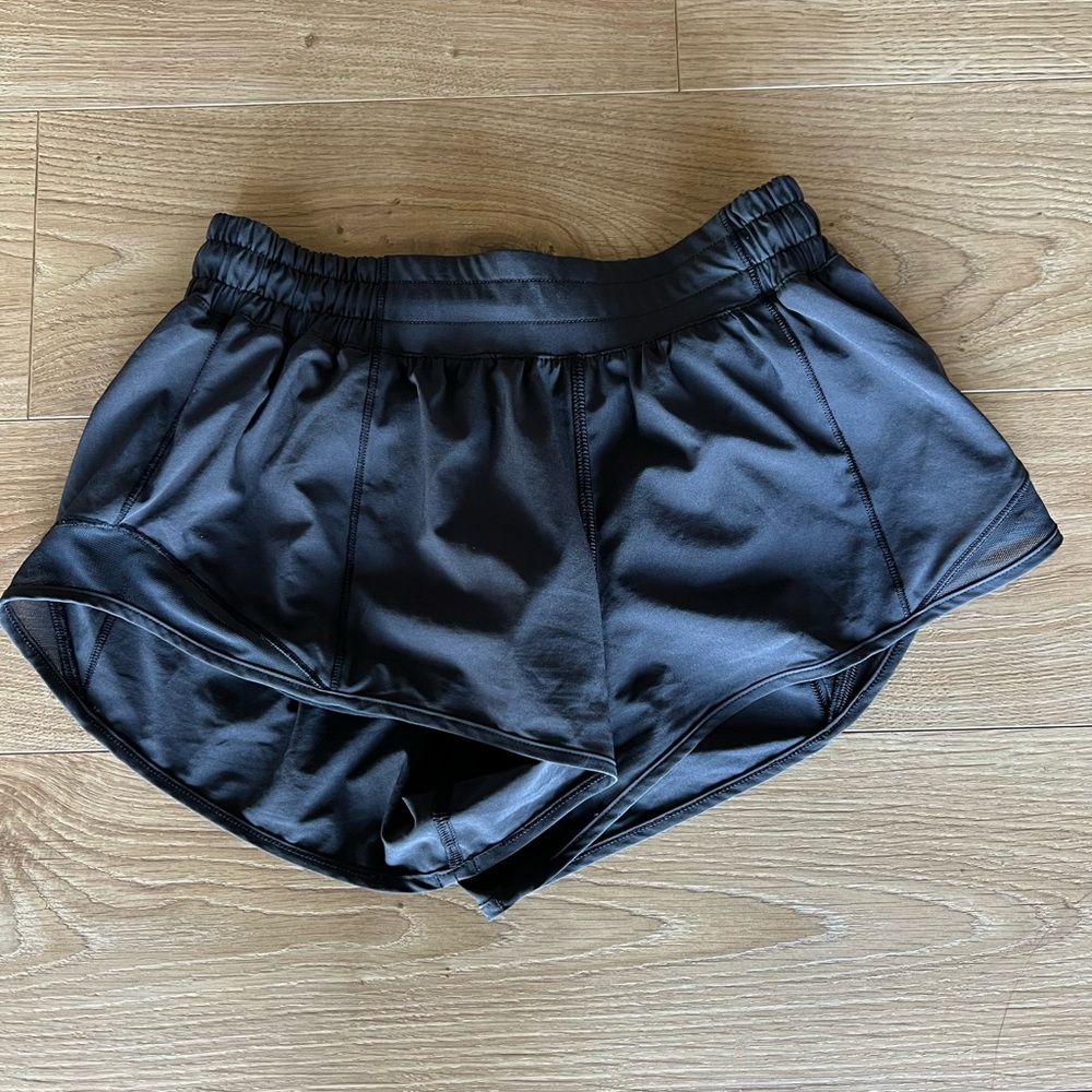 Lululemon Hotty Hot Short NWOT Size 6
